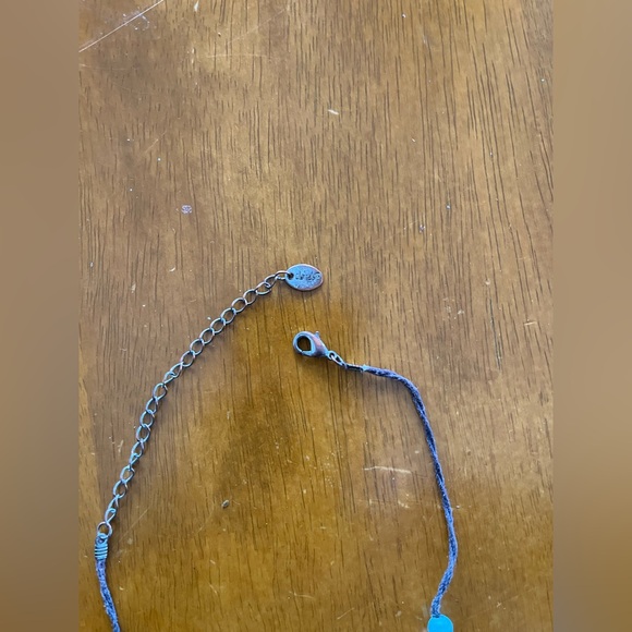 Shell Choker Necklace - Picture 3 of 4